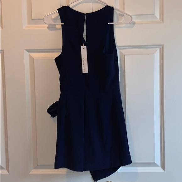 Navy Adelyn Rae romper - Picture 3 of 3
